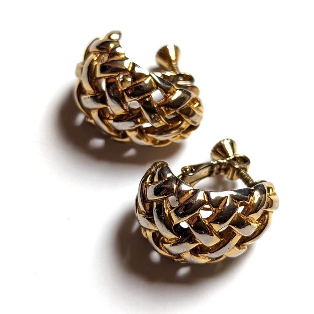 Vintage Designer Style Chic Gold Tone Basket Weave Screwback Clip On Earrings
